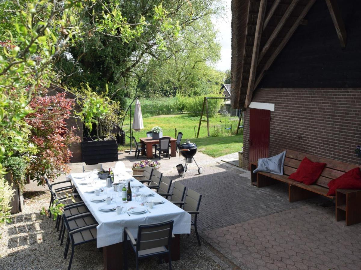 Quaint Farmhouse Near River In Oosterwijk ليردام المظهر الخارجي الصورة