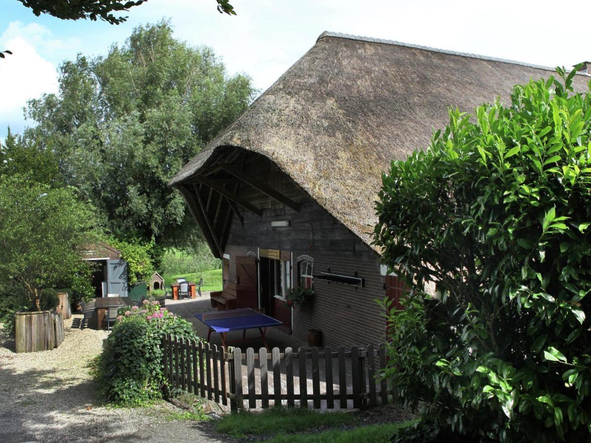 Quaint Farmhouse Near River In Oosterwijk ليردام المظهر الخارجي الصورة