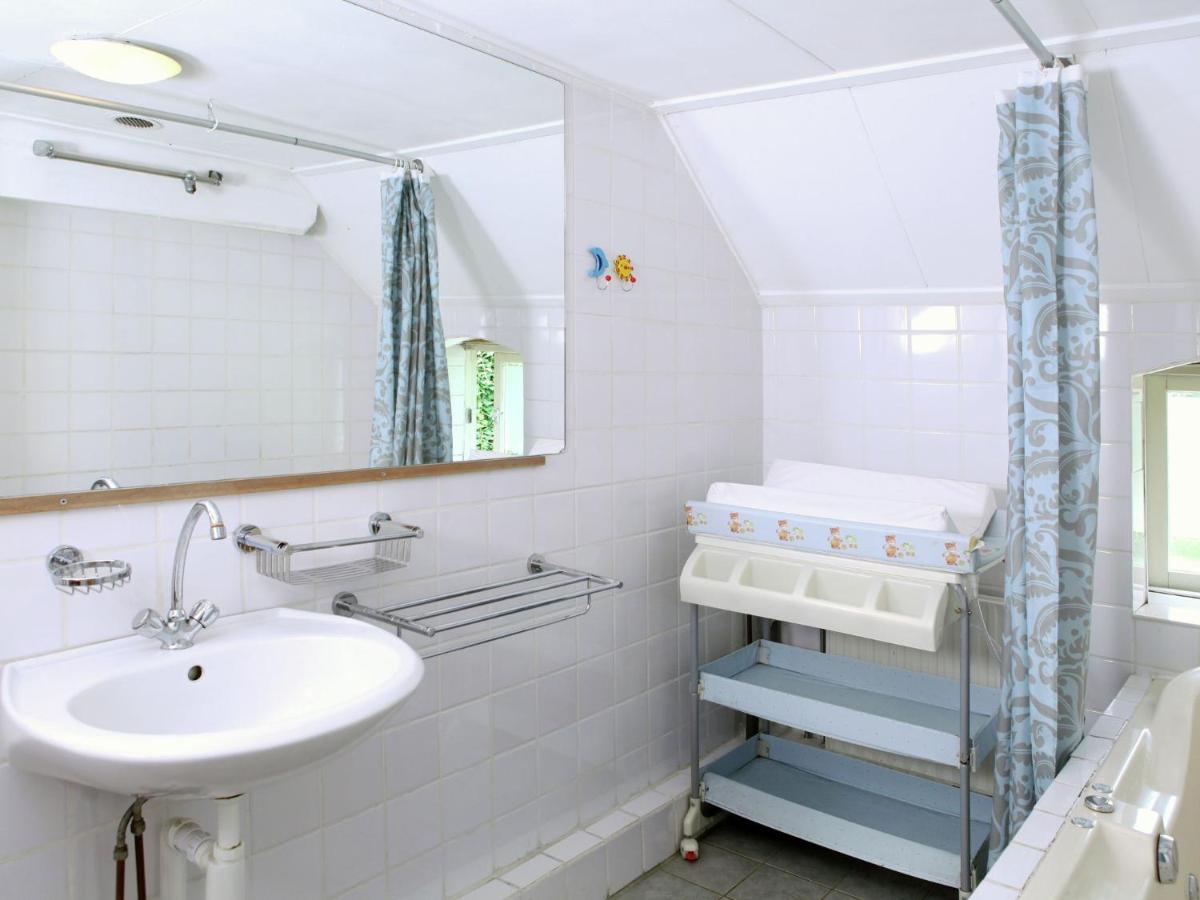 Quaint Farmhouse Near River In Oosterwijk ليردام المظهر الخارجي الصورة