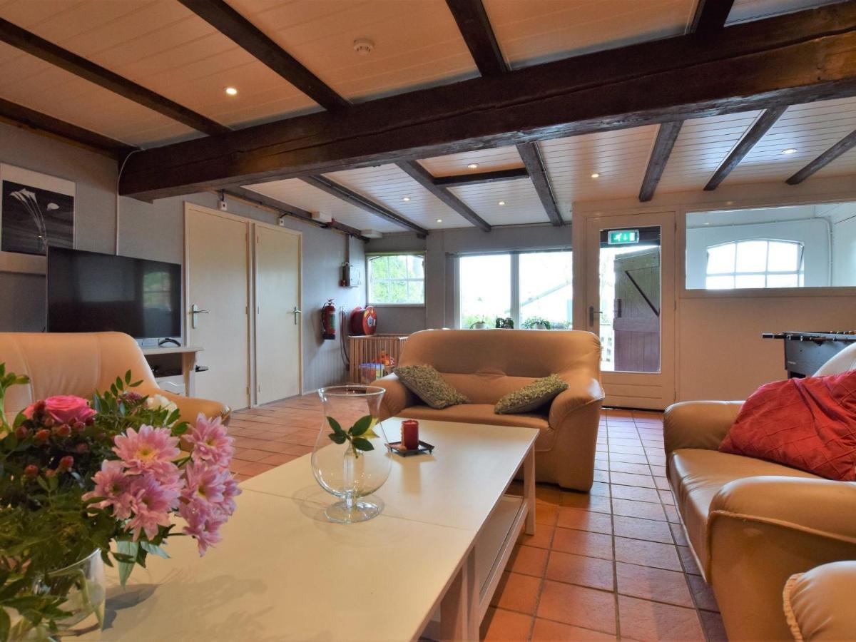 Quaint Farmhouse Near River In Oosterwijk ليردام المظهر الخارجي الصورة